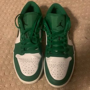 Jordan 1 low size 8 “pine green” NO BOX